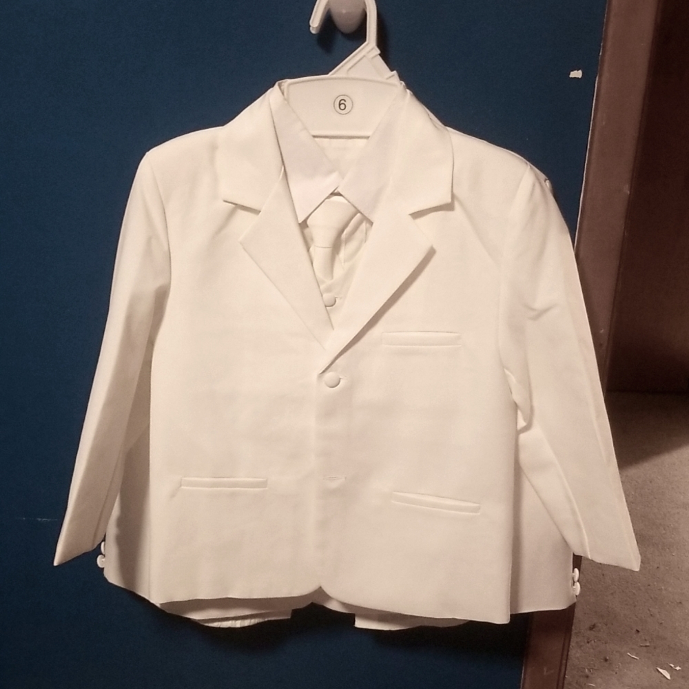 4-piece off-white/cream suit/tuxedo